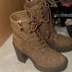 Brown Heeled Laced-Up Boots